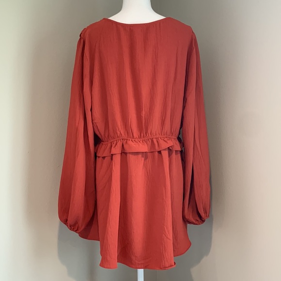 Boutique | Crinkle Knit Button Loop Ruffle Blouse | Rust Orange | Plus Size 1X - Picture 7 of 8